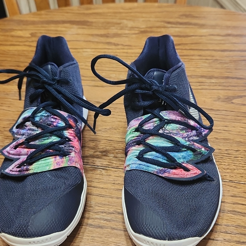 Nike Kyrie 5 Galaxy Basketball Sneakers Size 6.5Y